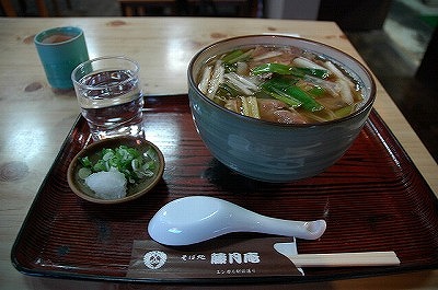 ＪＲ遠軽駅の近くにあるそば屋